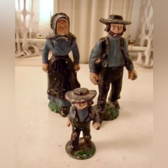 Vintage, Rare, 3-pc Cast Iron Amish Family
